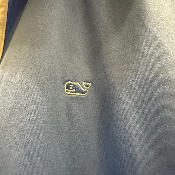 Ladies Vineyard Vines Golf Shirt 
Size Small
Polyester/Spandex - Picture 2 of 7